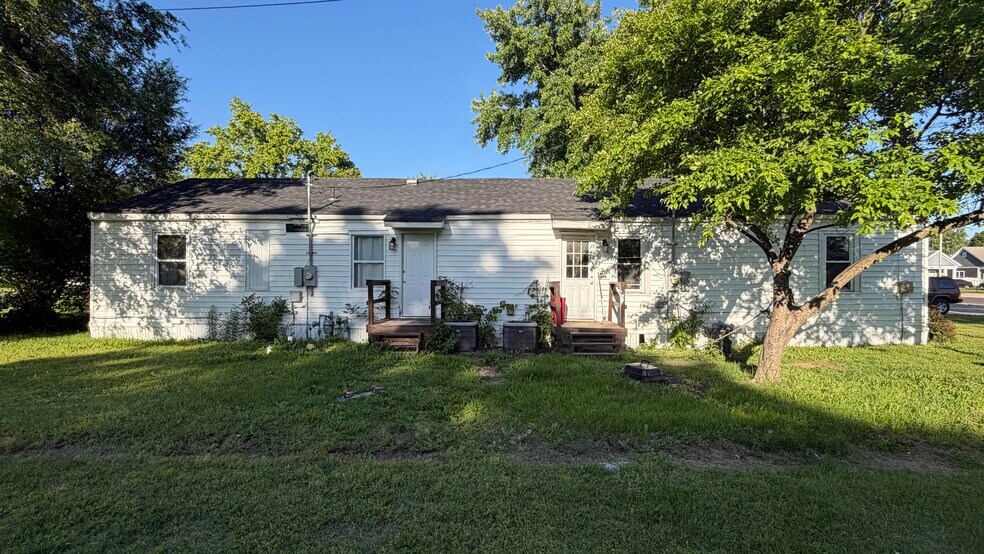 More Photos Of 613 Reed Dr, East Alton Apartments For Sale