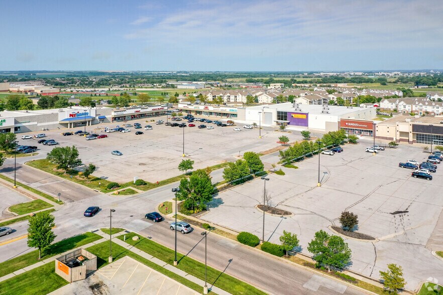 More Photos Of 4700-5240 N 27th St, Lincoln Unknown For Lease