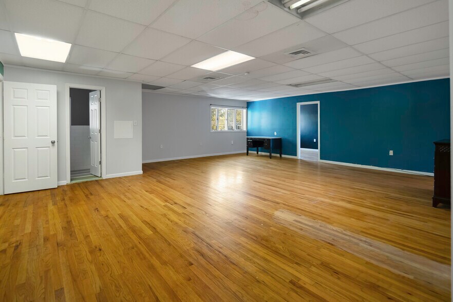 More Photos Of 138 N Central Ave, Ramsey Auto Repair For Sale
