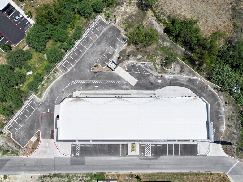 More Photos Of NEC Of Loop 1604 And Lookout Rd, San Antonio General Retail For Lease