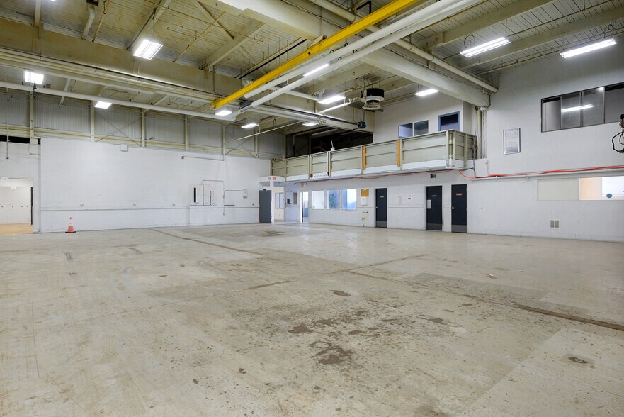 More Photos Of 3220 100th St SW, Everett Distribution For Lease