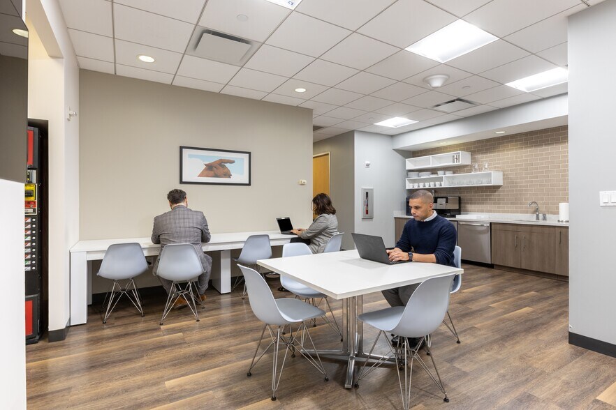 More Photos Of 136 Madison Ave, New York Coworking Space
