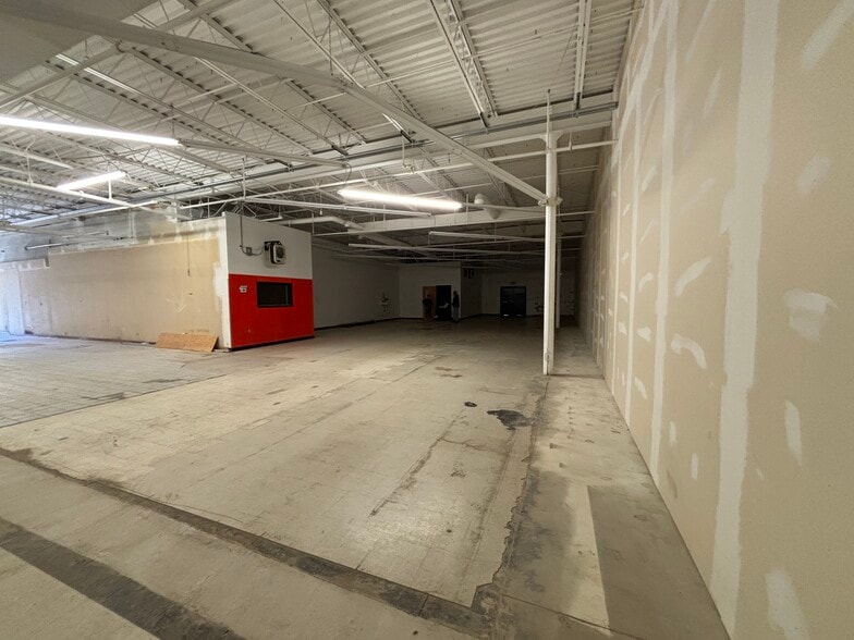 More Photos Of 1103-1225 W State Blvd, Fort Wayne Storefront For Lease