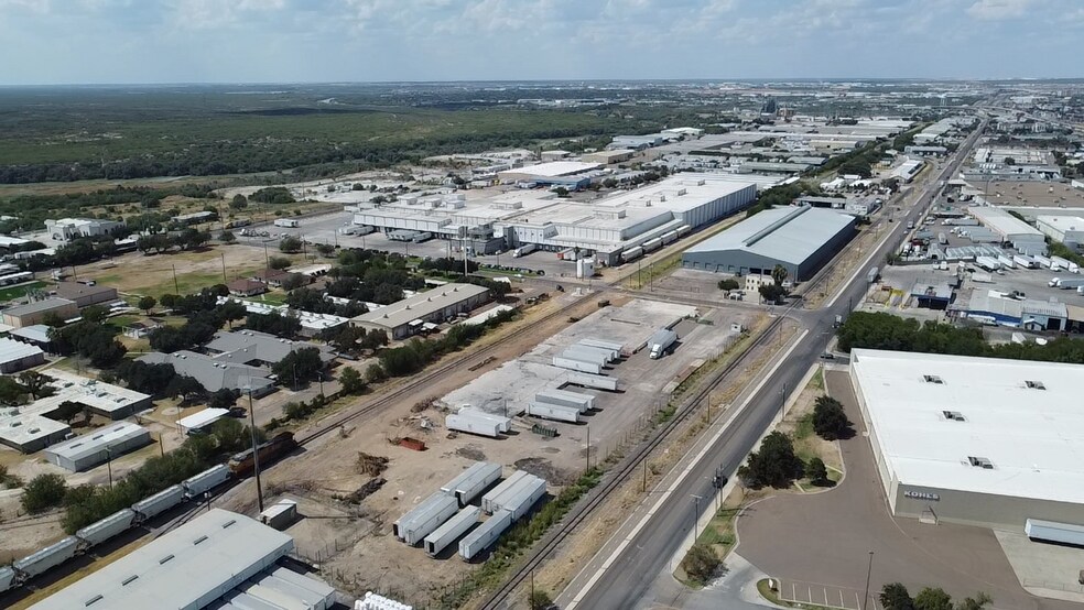 More Photos Of 1502 Island St, Laredo Warehouse For Lease