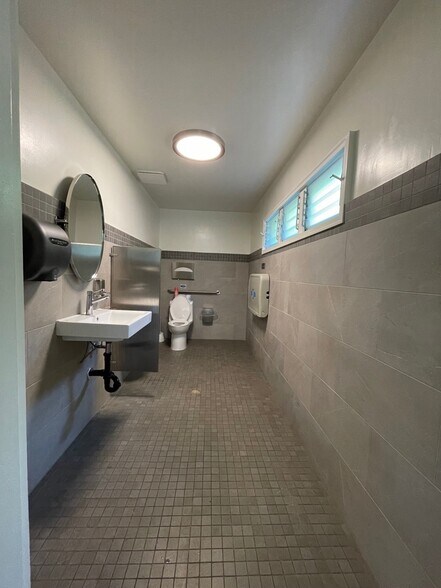 More Photos Of 1941 Poipu Rd, Koloa General Retail For Sale