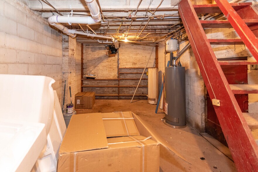 More Photos Of 3600 S Hanover St, Baltimore Storefront For Sale