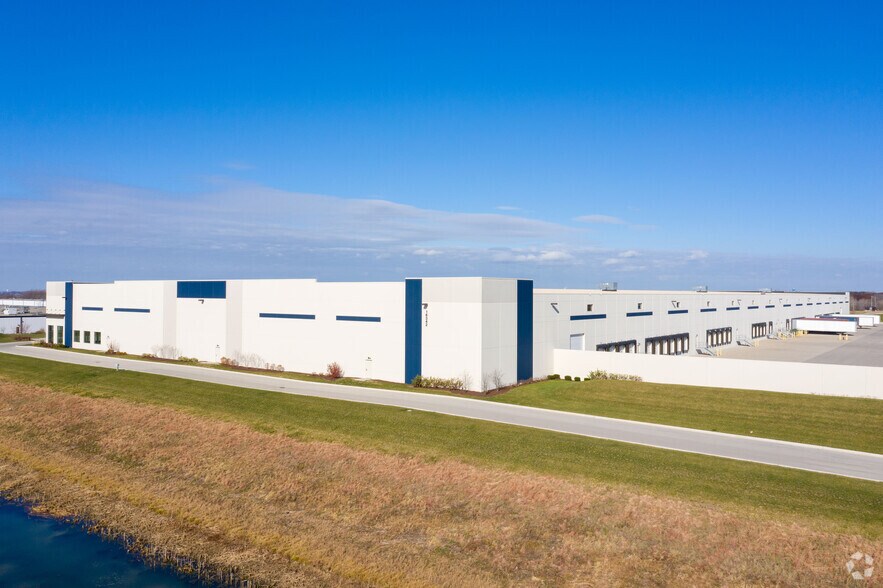 More Photos Of 16342 W 163rd St, Lockport Warehouse For Lease