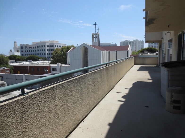 More Photos Of 1212 5th St, Santa Monica Apartments For Lease