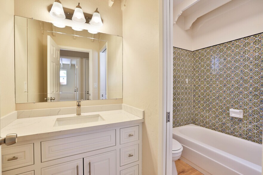 More Photos Of 992 Gale Dr, Campbell Apartments For Sale