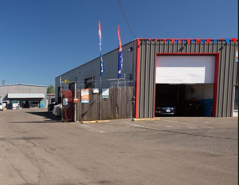 More Photos Of 11233 SE Foster Rd, Portland Industrial For Lease