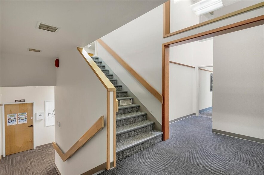 More Photos Of 2405 Front St NE, Salem Office For Sale