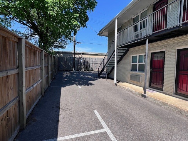 More Photos Of 1616 Monroe Ave, Memphis Apartments For Sale