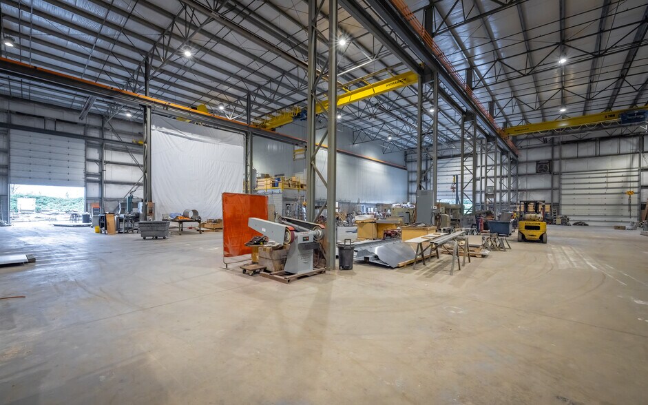 More Photos Of 29781 Fraser Hwy, Abbotsford Warehouse For Lease