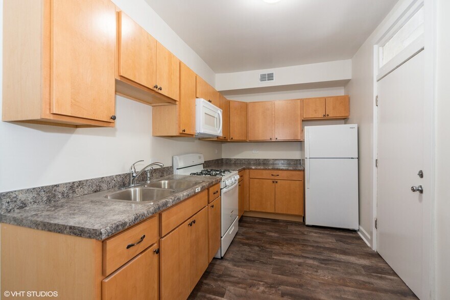 More Photos Of 4934 W Jackson Blvd, Chicago Apartments For Sale
