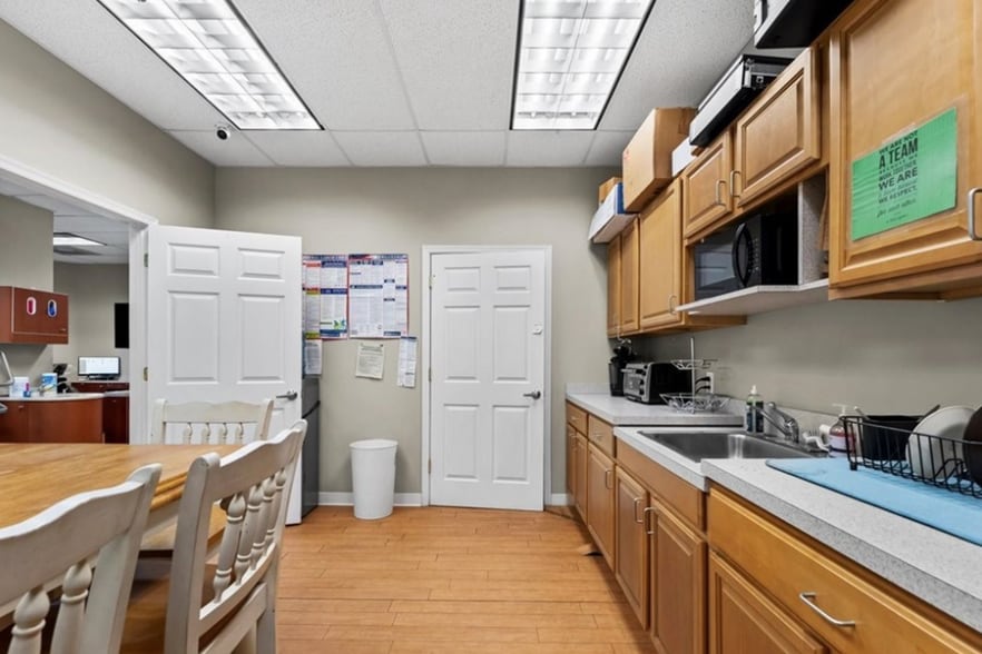 More Photos Of 2330 Colony Crossing Pl, Midlothian Medical For Sale