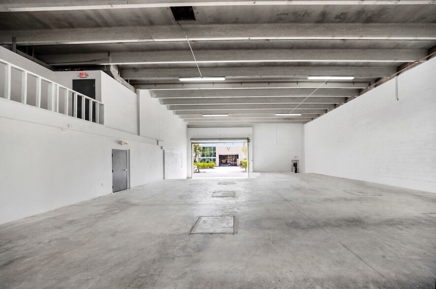More Photos Of 8009 NW 29th St, Doral Warehouse For Sale
