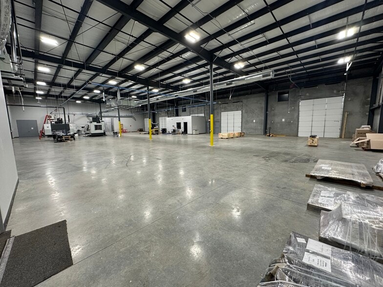 More Photos Of 140 Corporate Dr, Spartanburg Research And Development For Lease
