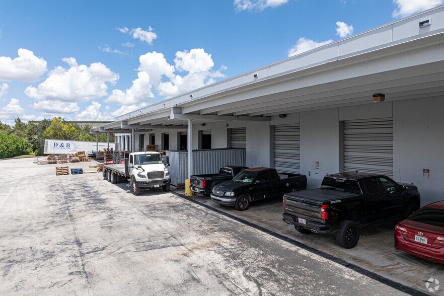 More Photos Of 14200 NW 4th St, Sunrise Warehouse For Lease