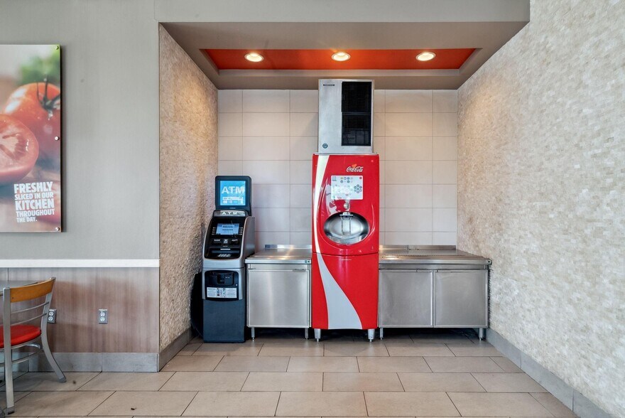 More Photos Of 3011 W Washington St, Stephenville Fast Food For Lease