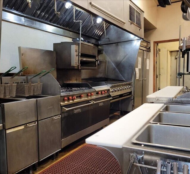 More Photos Of 300 6th St, Calumet Storefront Retail Residential For Sale