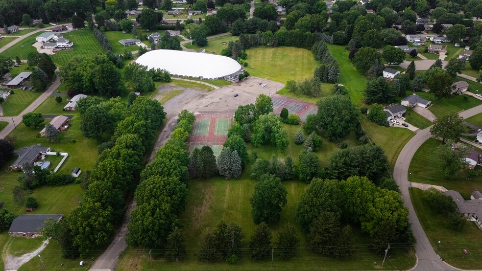 Primary Photo Of 5617 Portage St NW, North Canton Sports And Entertainment For Sale