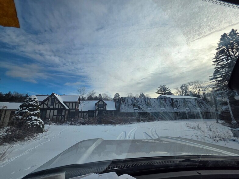 More Photos Of 38 Lehigh Rd, Gouldsboro Hotel For Sale