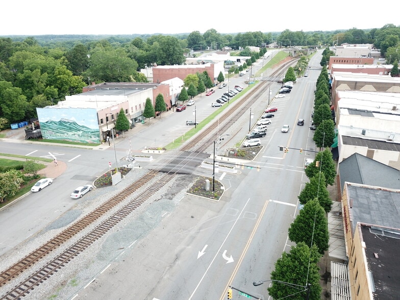 More Photos Of 301 S Battleground Ave, Kings Mountain Specialty For Sale