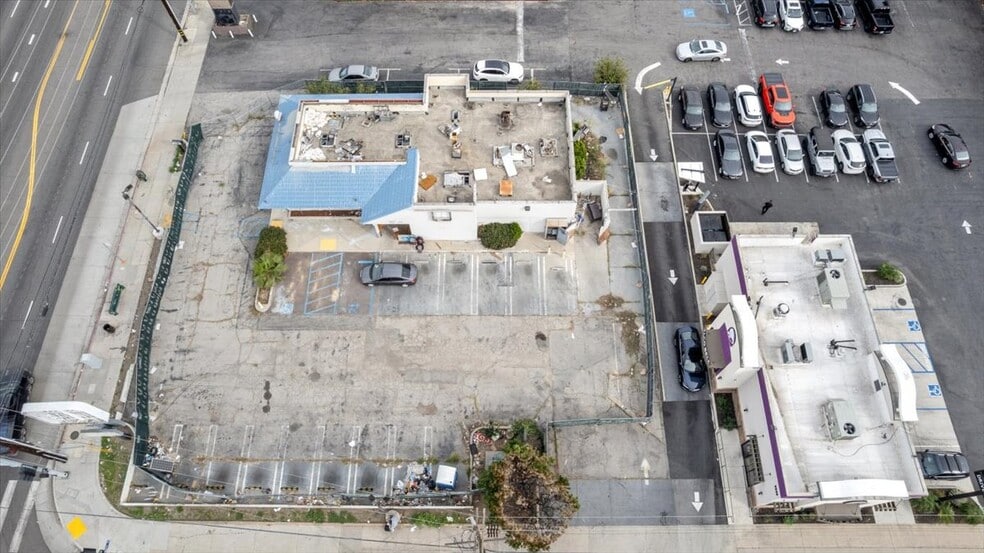 More Photos Of 15554 Roscoe Blvd, Van Nuys Fast Food For Lease