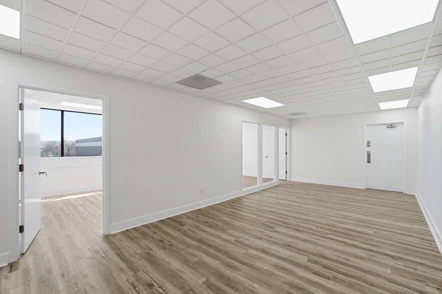 More Photos Of 1550 Magnolia Dr, Cincinnati Warehouse For Lease
