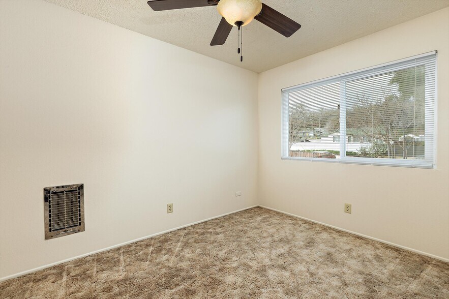 More Photos Of 2219 Oak St, Paso Robles Multifamily For Sale