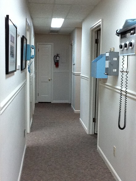 More Photos Of 2601 Oakcrest Ave, Greensboro Medical For Lease