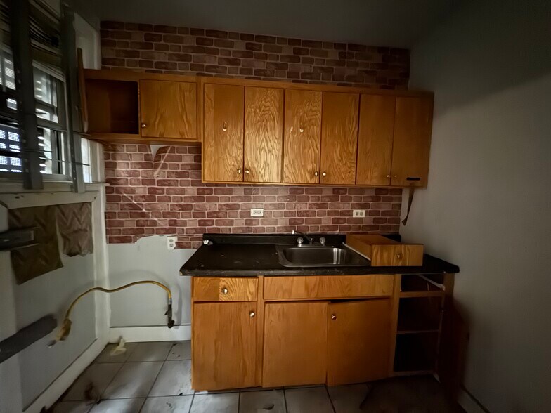 More Photos Of 605 E 80th St, Chicago Apartments For Sale