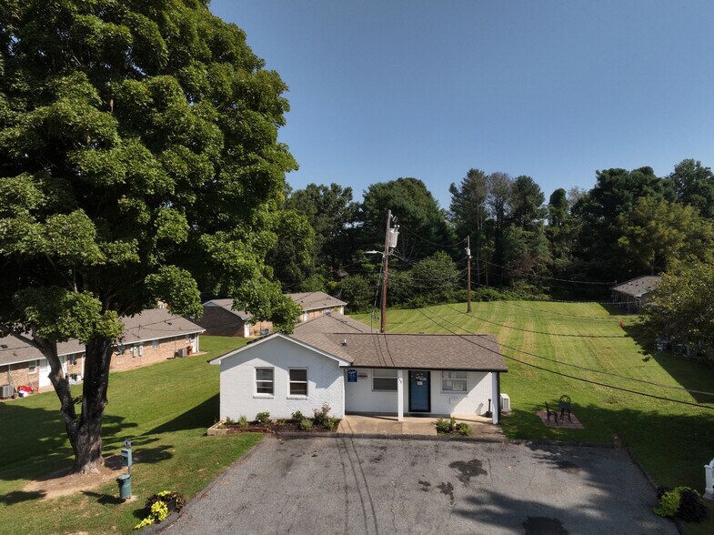 More Photos Of 100 S Kirkland Ave, Elkin Apartments For Sale