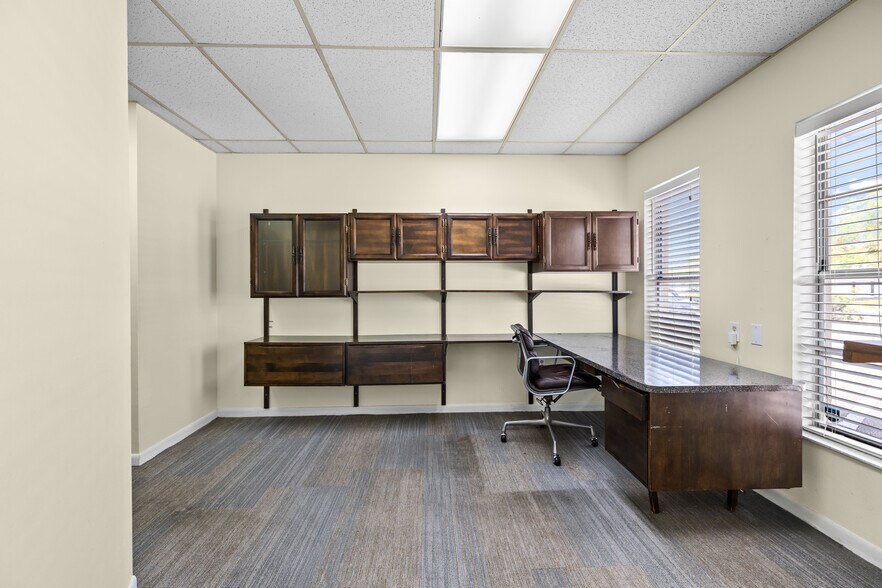 More Photos Of 6416-6420 Central Ave, Saint Petersburg Office For Lease