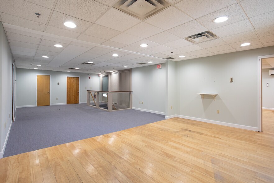 More Photos Of 125 Pecks Rd, Pittsfield Warehouse For Sale