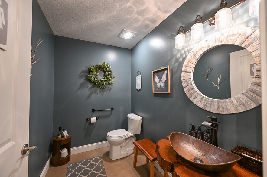 More Photos Of 4434 Wadsworth Rd, Norton Freestanding For Sale