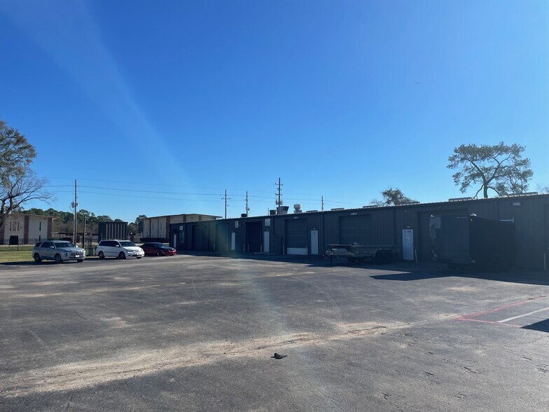 More Photos Of 16261 Hollister St, Houston Unknown For Lease