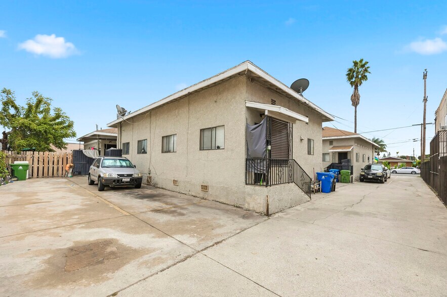 More Photos Of 917 E 40th Pl, Los Angeles Multifamily For Sale