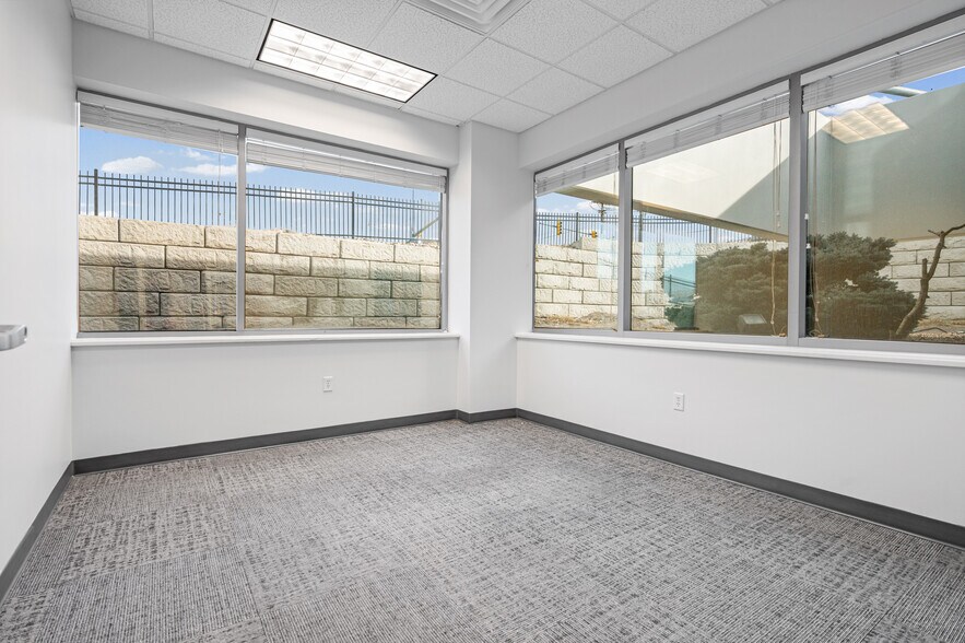 More Photos Of 1365 W Business Park Dr, Orem Office For Lease