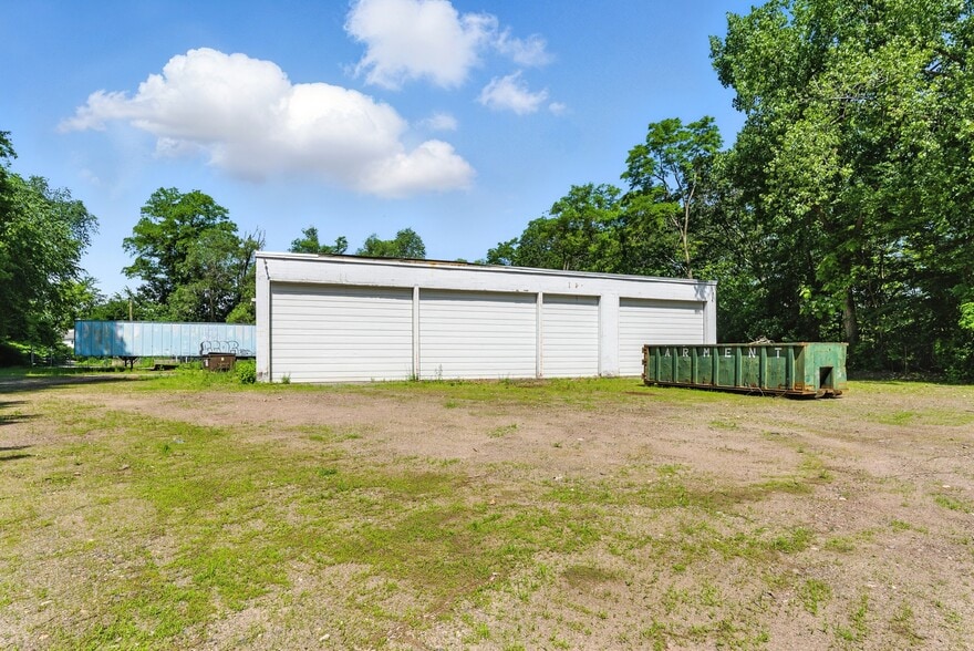 More Photos Of 15 Whipple St, Springfield Distribution For Sale