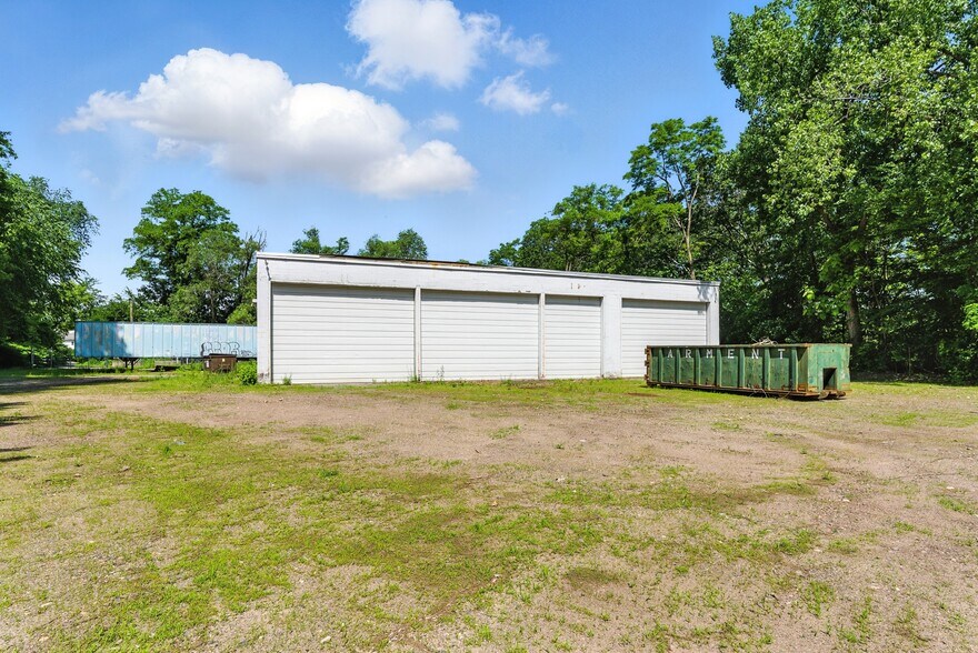 More Photos Of 15 Whipple St, Springfield Distribution For Lease