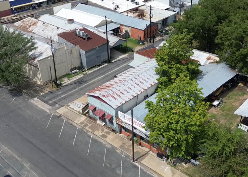 More Photos Of 211 N Mechanic St, Weimar Bar For Sale