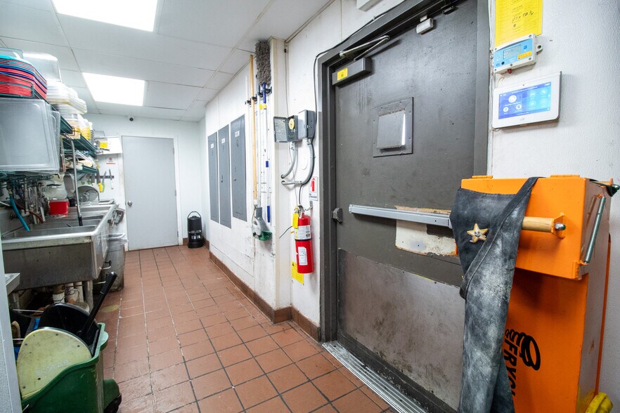 More Photos Of 504 W Vine St, Kissimmee Restaurant For Sale