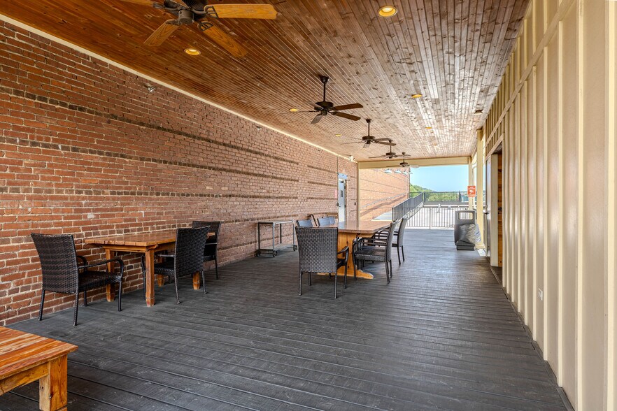 More Photos Of 217 Broad St, Rome Storefront Retail Residential For Sale