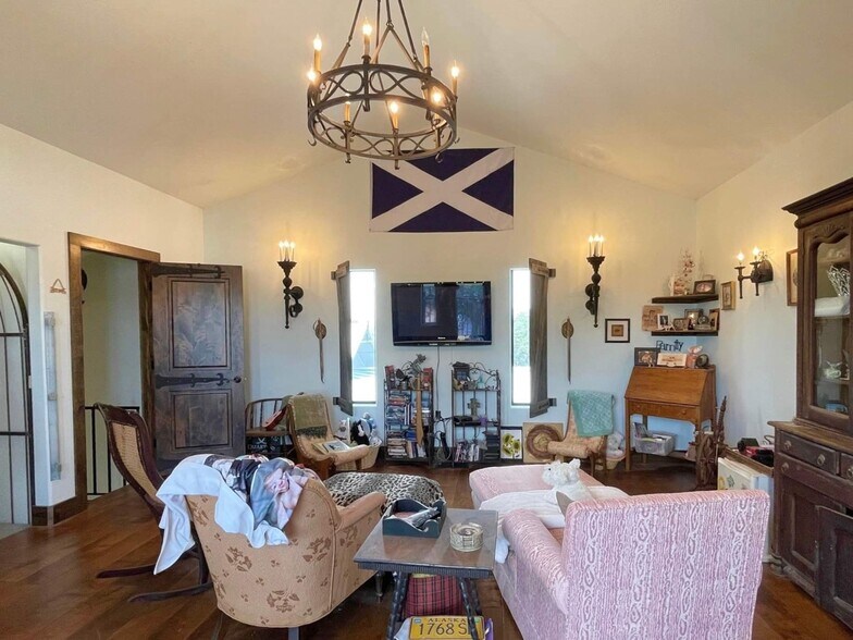 More Photos Of 175 Herber, New Braunfels Specialty For Sale