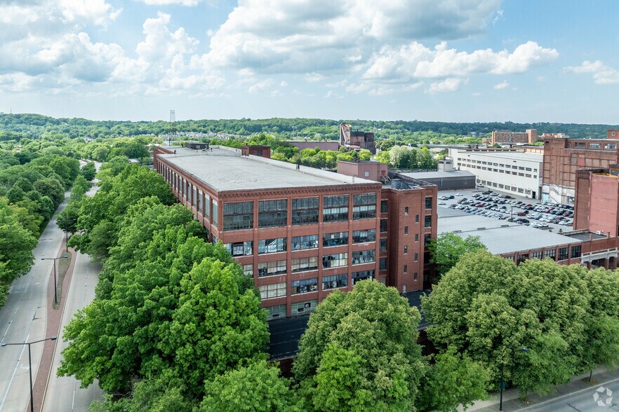 More Photos Of 540 S Main St, Akron Manufacturing For Lease