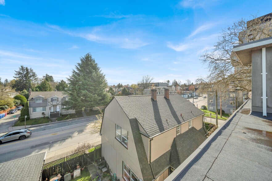 More Photos Of 3719 W 8th Av, Vancouver Apartments For Sale
