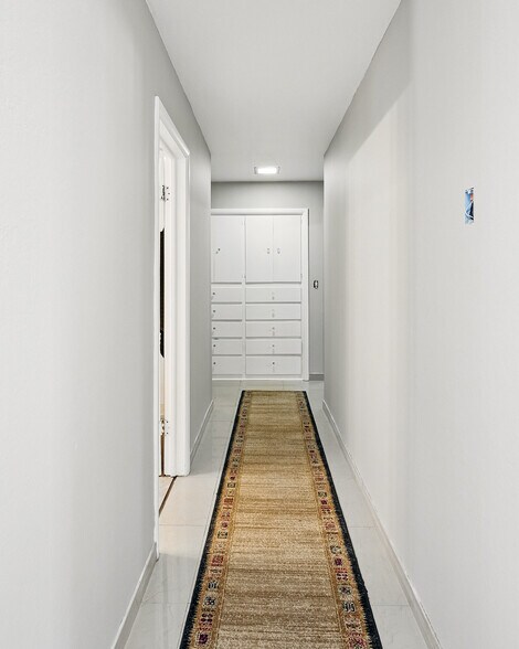 More Photos Of 91 E Main St, Bicknell Hotel For Sale