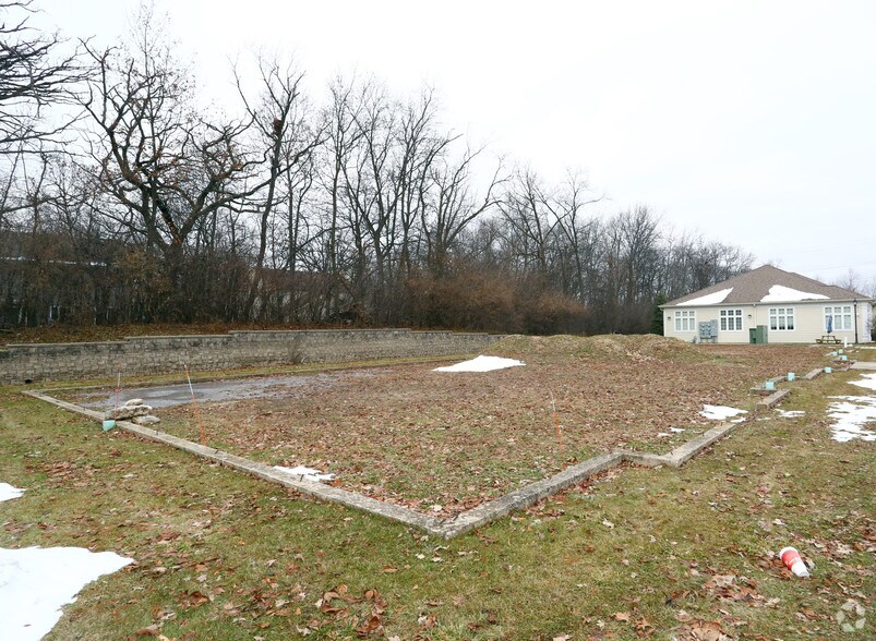 More Photos Of 448 N Il-31, Crystal Lake Office For Lease