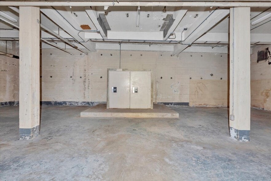 More Photos Of 210 S Jefferson St, Roanoke Loft Creative Space For Sale